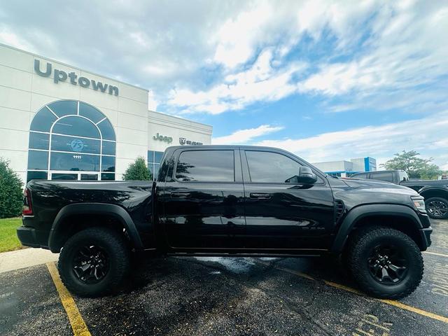 Photo of 2024 Diamond Black Crystal Pearlcoat RAM 1500