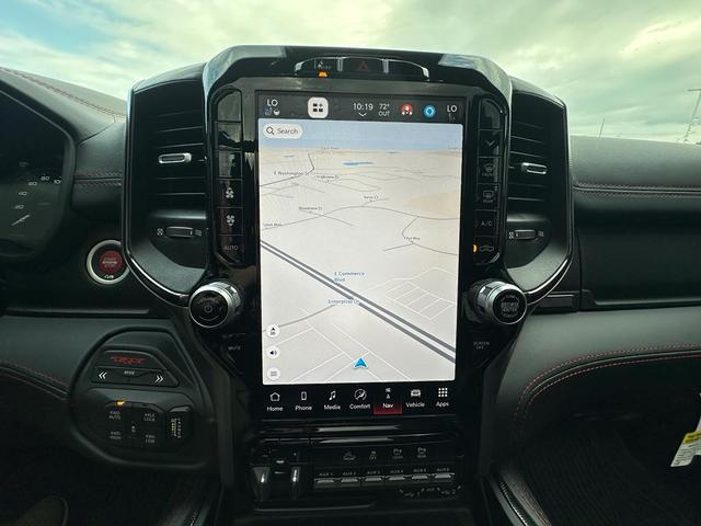 Photo of 2024 Diamond Black Crystal Pearlcoat RAM 1500