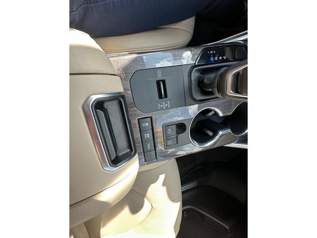 Photo of 2021 Opulent Amber Toyota Highlander Hybrid