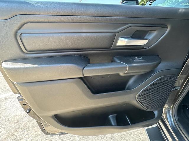 Photo of 2019 Granite Crystal Metallic Clearcoat RAM 1500