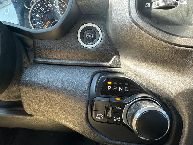Photo of 2019 Granite Crystal Metallic Clearcoat RAM 1500