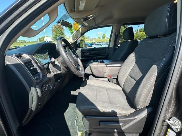 Photo of 2019 Granite Crystal Metallic Clearcoat RAM 1500