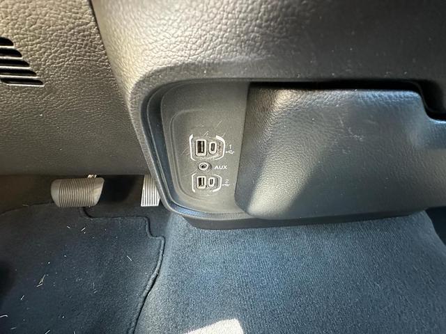 Photo of 2019 Granite Crystal Metallic Clearcoat RAM 1500