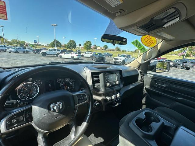 Photo of 2019 Granite Crystal Metallic Clearcoat RAM 1500