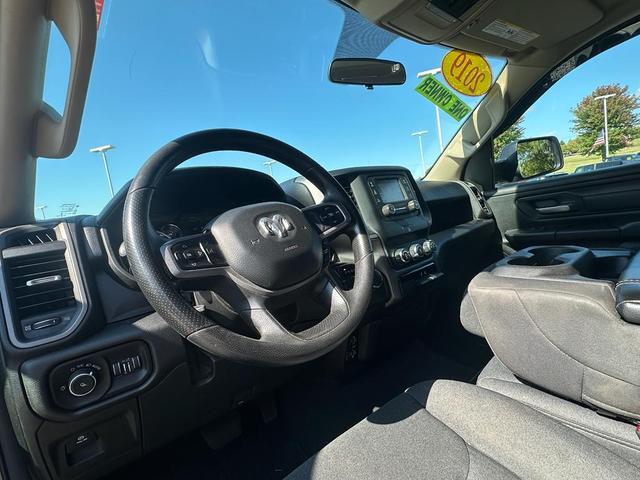Photo of 2019 Granite Crystal Metallic Clearcoat RAM 1500