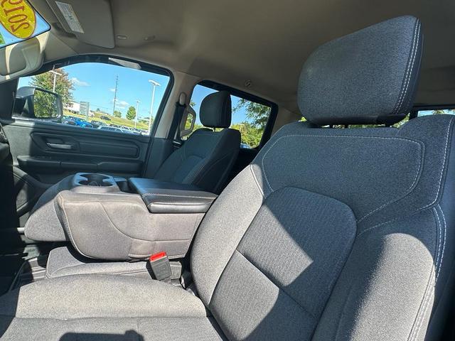 Photo of 2019 Granite Crystal Metallic Clearcoat RAM 1500