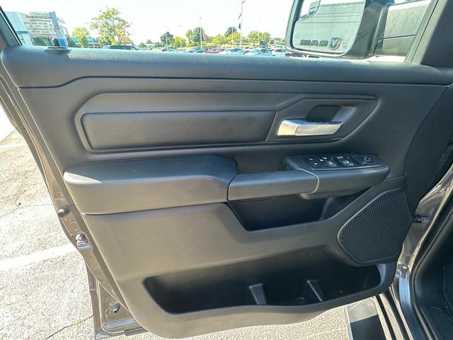 Photo of 2019 Granite Crystal Metallic Clearcoat RAM 1500