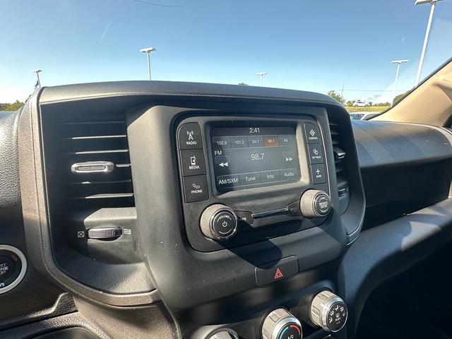 Photo of 2019 Granite Crystal Metallic Clearcoat RAM 1500