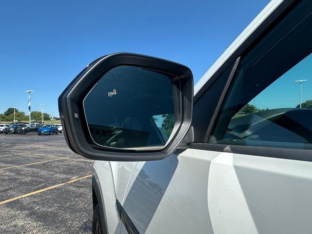 Photo of 2025 Opal White Pearl Volkswagen Atlas Cross Sport