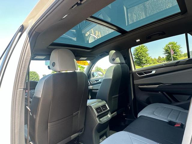 Photo of 2025 Opal White Pearl Volkswagen Atlas Cross Sport