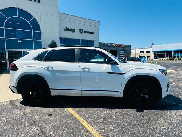 Photo of 2025 Opal White Pearl Volkswagen Atlas Cross Sport
