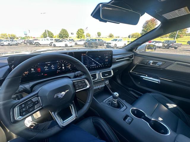 Photo of 2025 Iconic Silver Metallic Ford Mustang