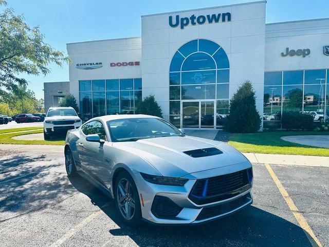 Photo of 2025 Iconic Silver Metallic Ford Mustang