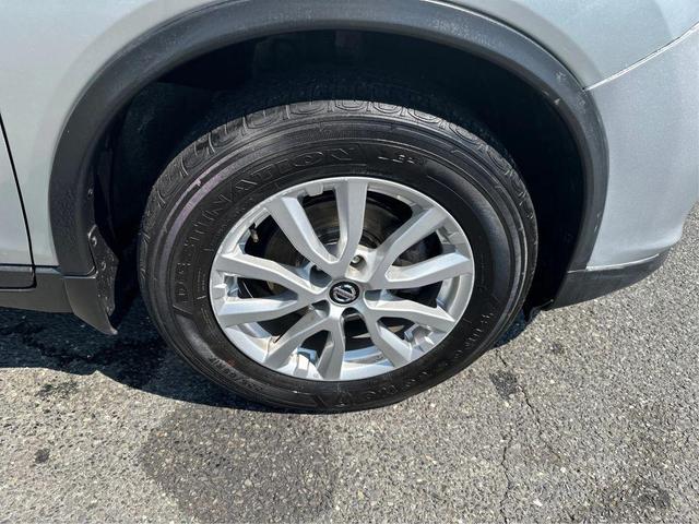 Photo of 2018 Brilliant Silver Nissan Rogue
