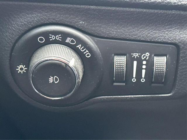 Photo of 2019 Olive Green Pearlcoat Jeep Compass