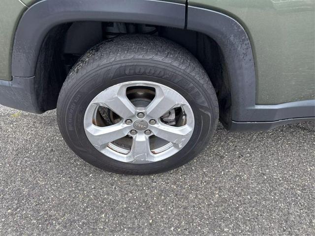 Photo of 2019 Olive Green Pearlcoat Jeep Compass