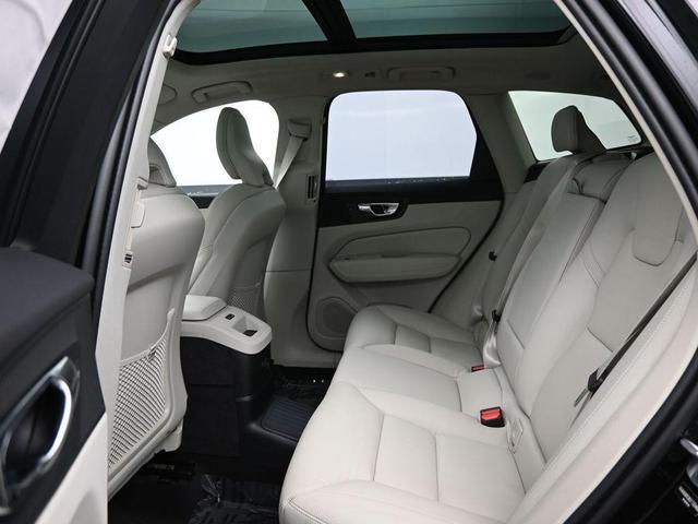 Photo of 2025 Onyx Black Metallic Volvo XC60 Plug-In Hybrid