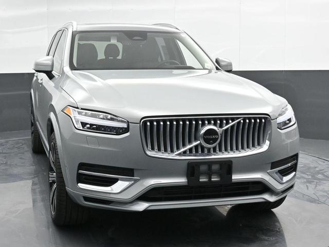 Photo of 2025 Metallic Volvo XC90 Plug-In Hybrid