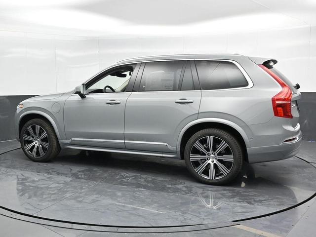 Photo of 2025 Metallic Volvo XC90 Plug-In Hybrid