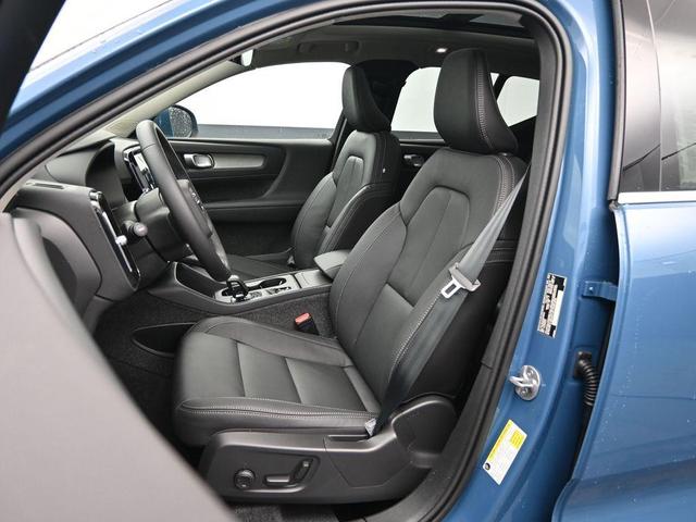 Photo of 2025 Fjord Blue Metallic Volvo XC40
