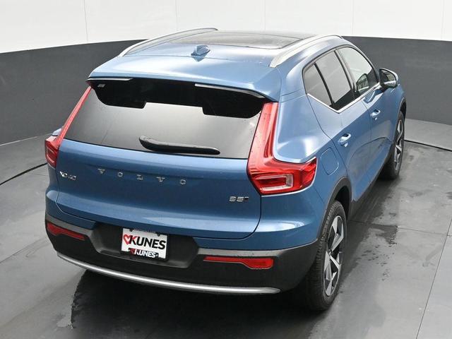 Photo of 2025 Fjord Blue Metallic Volvo XC40