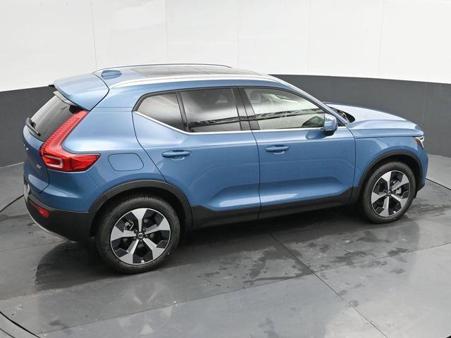 Photo of 2025 Fjord Blue Metallic Volvo XC40
