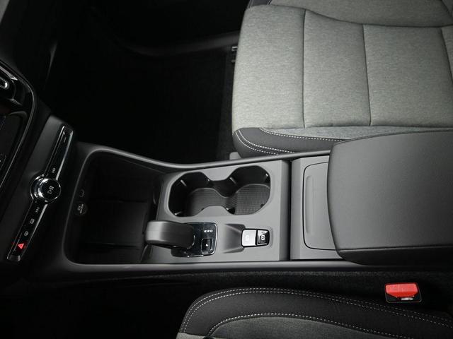 Photo of 2025 Silver Volvo XC40