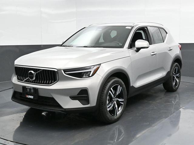 Photo of 2025 Silver Volvo XC40