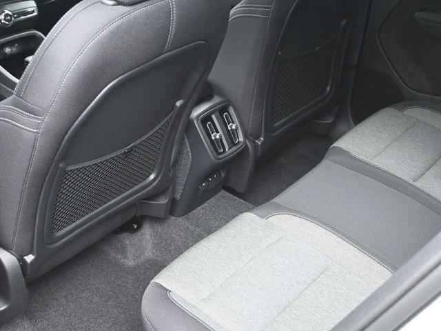 Photo of 2025 Silver Volvo XC40