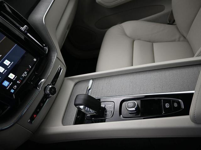Photo of 2025 Crystal White Metallic Volvo XC60 Plug-In Hybrid