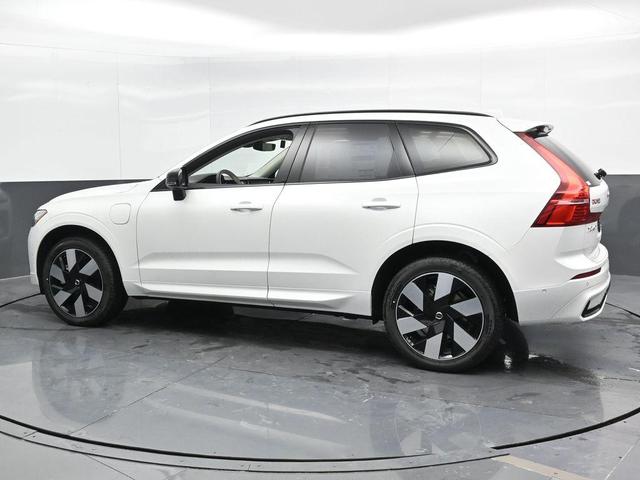 Photo of 2025 Crystal White Metallic Volvo XC60 Plug-In Hybrid