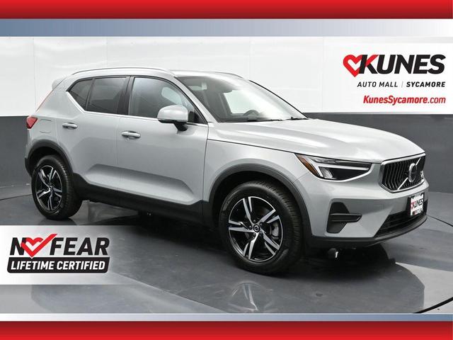 Photo of 2025 Metallic Volvo XC40