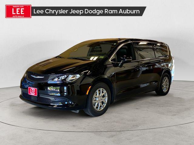 Photo of 2026 Diamond Black Crystal Pearlcoat Chrysler Voyager