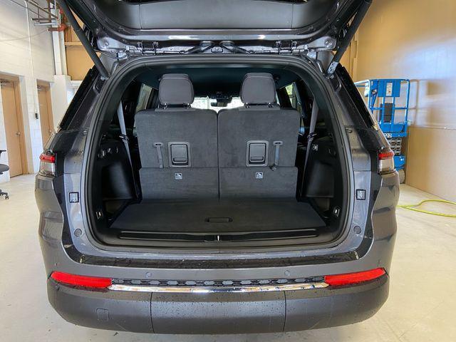 Photo of 2025 Baltic Gray Metallic Clearcoat Jeep Grand Cherokee L
