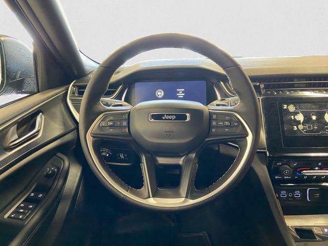 Photo of 2025 Baltic Gray Metallic Clearcoat Jeep Grand Cherokee L