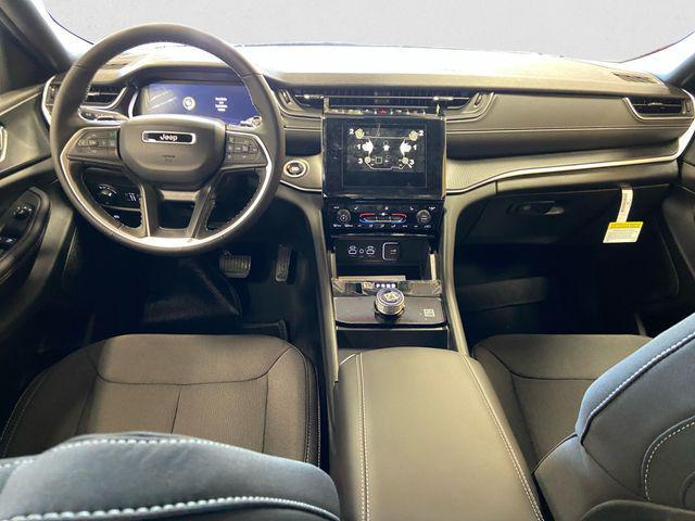 Photo of 2025 Baltic Gray Metallic Clearcoat Jeep Grand Cherokee L
