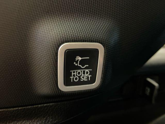 Photo of 2025 Silver Zynith Jeep Grand Cherokee
