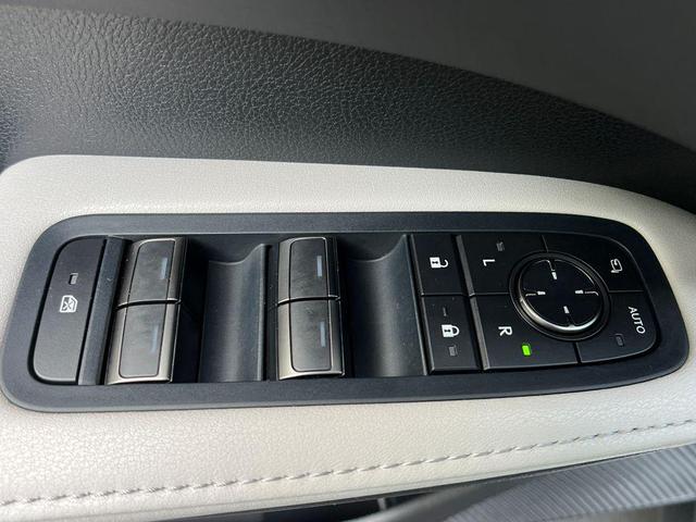 Photo of 2024 Iridium Lexus RX 350