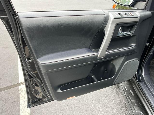 Photo of 2024 Midnight Black Metallic Toyota 4Runner