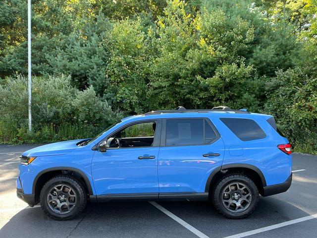 Photo of 2023 Diffused Sky Pearl Honda Pilot