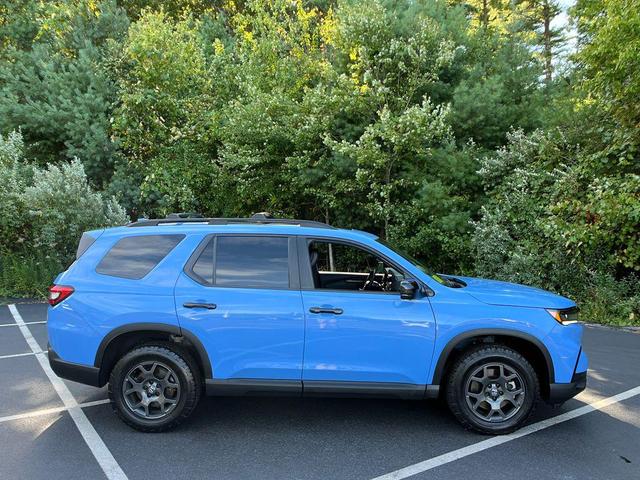 Photo of 2023 Diffused Sky Pearl Honda Pilot