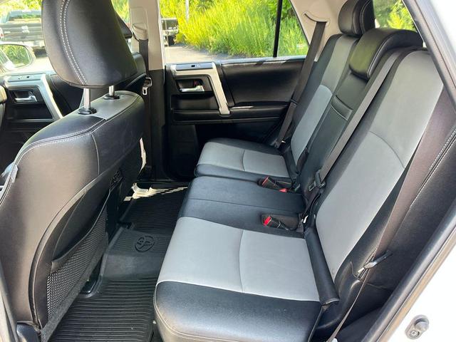 Photo of 2017 Super White Toyota 4Runner