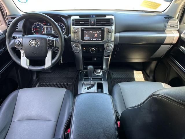Photo of 2017 Super White Toyota 4Runner