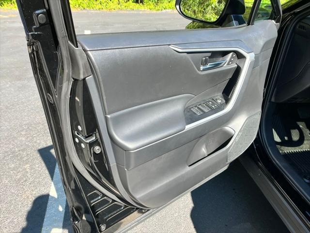 Photo of 2024 Midnight Black Metallic Toyota RAV4