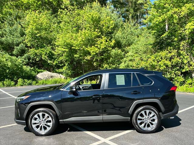 Photo of 2024 Midnight Black Metallic Toyota RAV4
