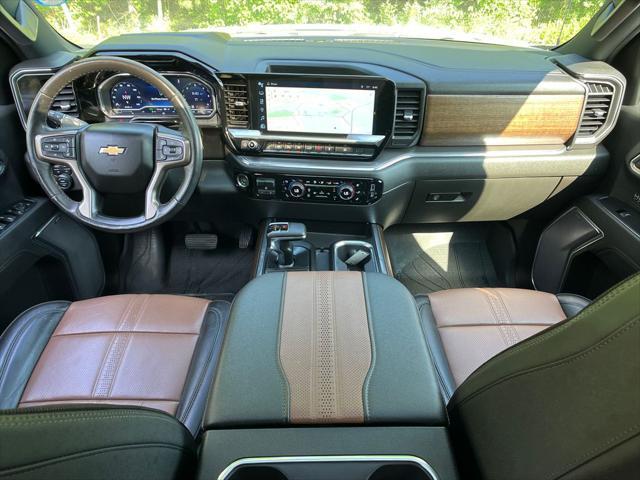 Photo of 2023 Iridescent Pearl Tricoat Chevrolet Silverado 1500