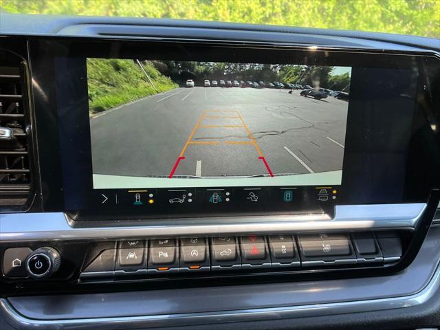 Photo of 2023 Iridescent Pearl Tricoat Chevrolet Silverado 1500
