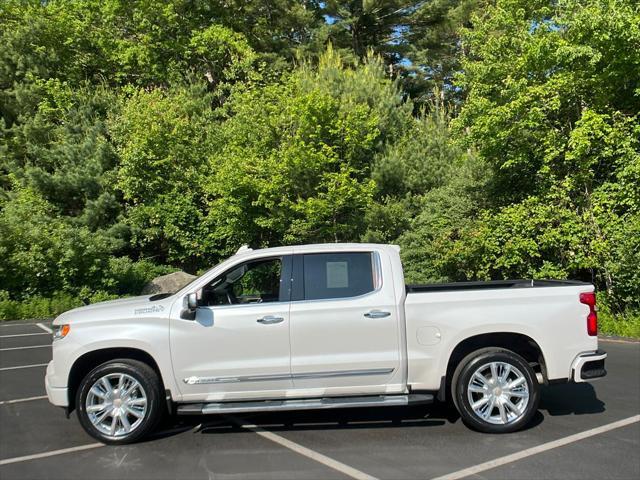 Photo of 2023 Iridescent Pearl Tricoat Chevrolet Silverado 1500