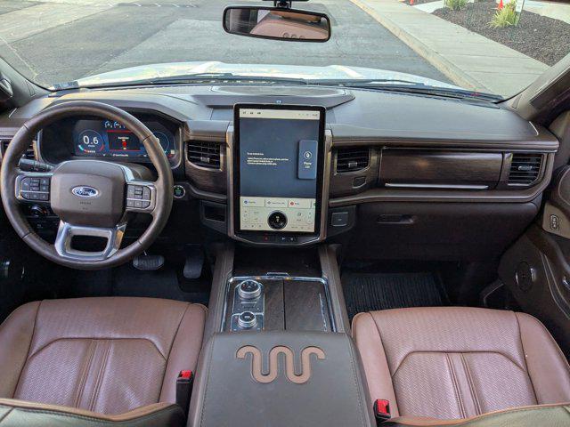 Photo of 2022 White Ford Expedition