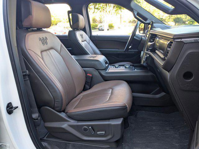 Photo of 2022 White Ford Expedition